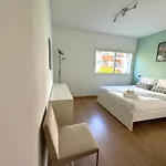 Expo House בית אירוח *
